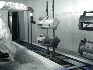 新泰滑撬输送单侧挂保险杠机器人喷涂线