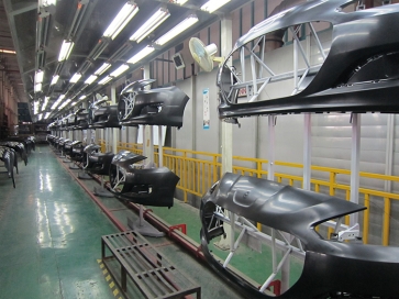 沙河保险杠反向积放链输送系统