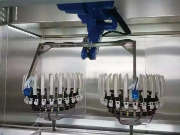 高密门把手旋转悬挂式机器人定位喷涂系统