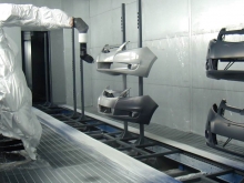 Sliding conveyor single-side bumper robot spraying line