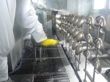 Rearview mirror robot automatic spraying system